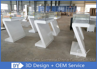 Custom Fashion Modern Retail Glass  Jewelry Display Cases With Light