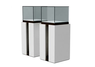 Convenient Storage Exhibition Display Plinths In White / Black Lacquer Finish