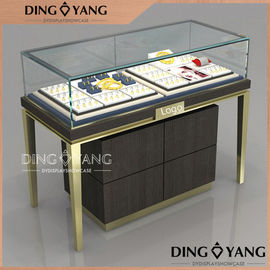 Seamless Glass OEM Jewelry Showcase Display